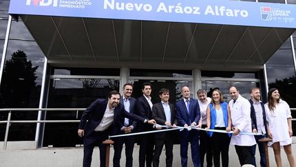 Martín Insaurralde, Axel Kicillof y Marina Lesci inauguraron el nuevo Hospital de Diagnóstico Inmediato de Temperley.