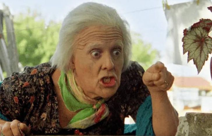 Antonio Gasalla como Mamá Cora en Esperando la Carroza.