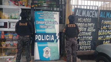 Allanamiento de la Policía en Ingeniero Budge.