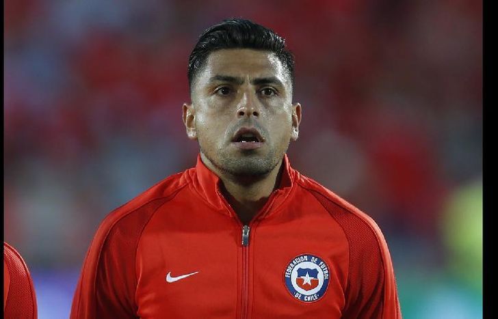 Jara participó de los mundiales 2010 y 2014 con la Roja y se consagró en las Copas América en 2015 y 2016.