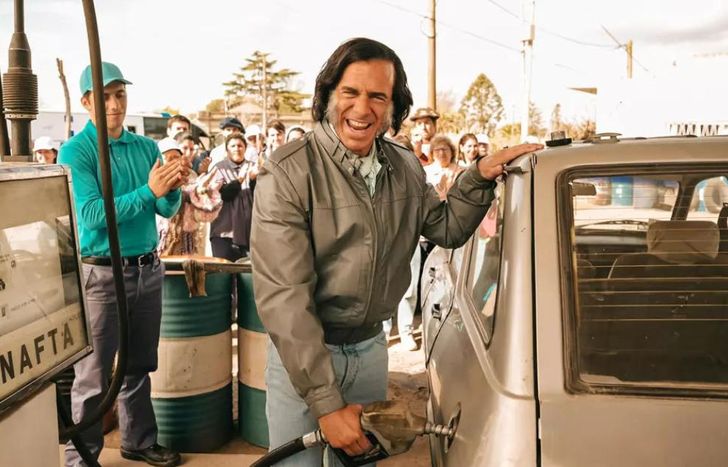 Leonardo Sbaraglia, como Carlos Menem.