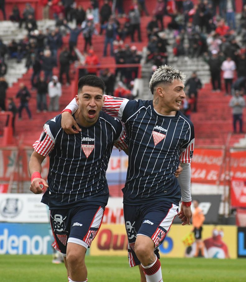 Los Andes&nbsp; gana, gusta y golea a Ciudad Bolívar.