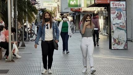 instó a seguir usando barbijo.