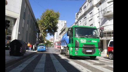 refuerzan la desinfeccion en las calles de lomas para prevenir el covid-19