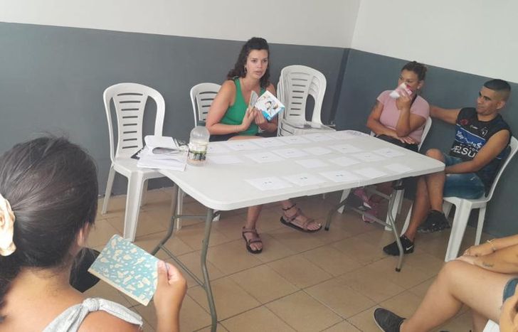 En Lomas hay varios dispositivos para acompañar a las familias.