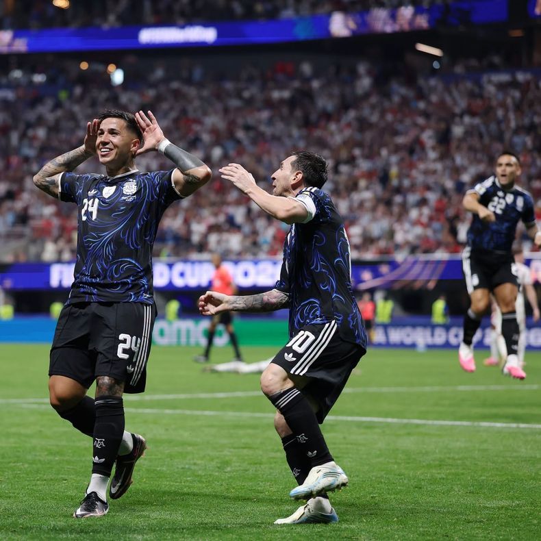 Enzo Fernández le dio vida a la Selección Argentina con su golazo.