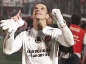 Darío Sand, el hermano del Pepe que busca amargar a Banfield.