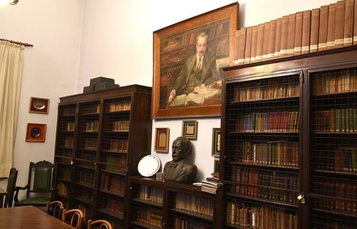 La Biblioteca Mentruyt cuenta con bibliografía de gran valor institucional.