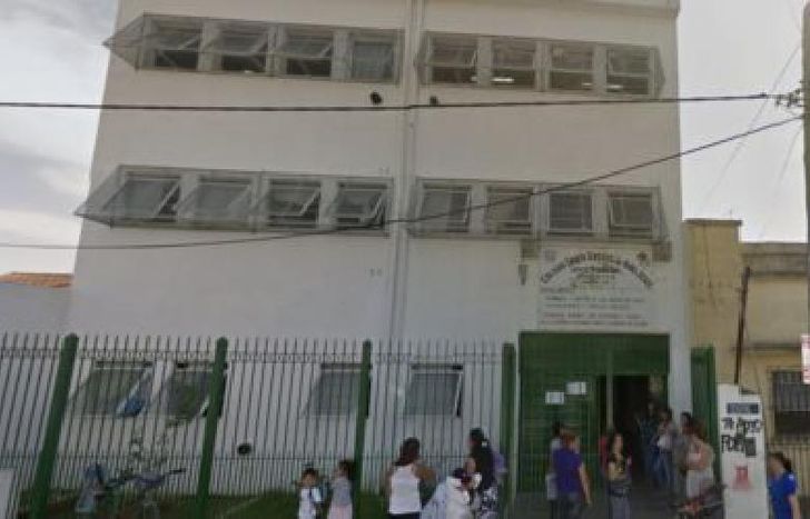 el primer caso fue en una escuela.