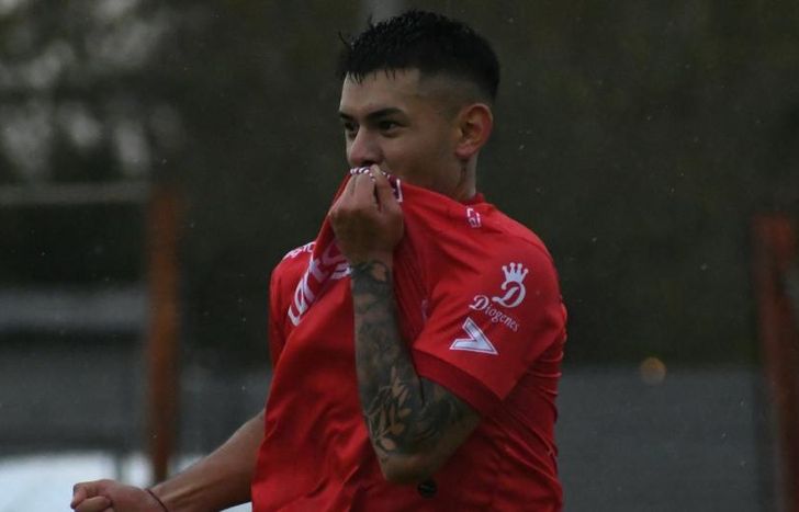 Festejo de gol ante Acassuso.