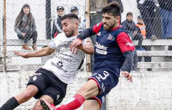 Claypole fue goleado en el Capocasa por el Charrúa.