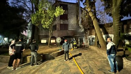 Una dotación de los Bomberos de Lomas intervino en el lugar.