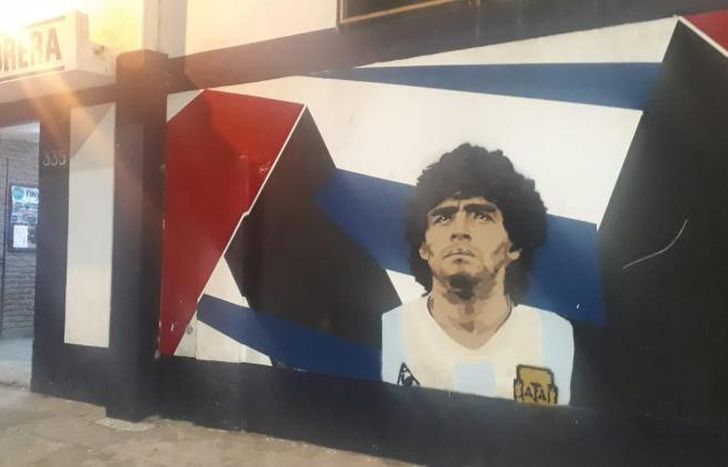 El club abre las puertas para traer el teatro al barrio.