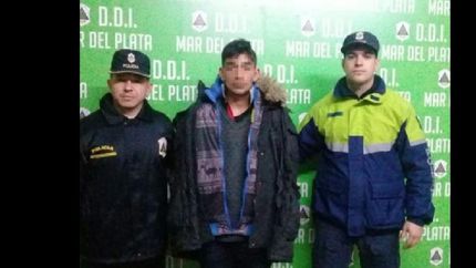 la policía pudo dar con el delincuente que intentó huir.