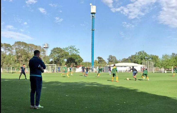 Aldirico prueba variante en busca de su mejor equipo.