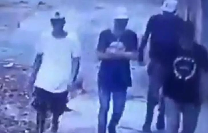 Los delincuentes, captados por una cámara de seguridad.