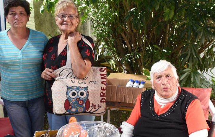 Las Mamitas saben que la llegada del frío trae muchas necesidades y se pusieron a ayudar.