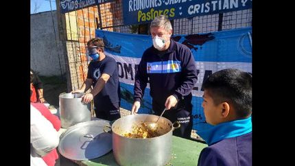 Lomas: veteranos de Malvinas cocinan y llevan comida a comedores barriales