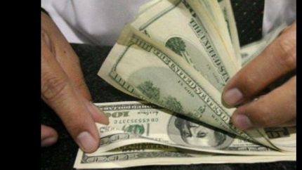 tras las medidas, el dolar volvio a bajar y cerro en 28,66%