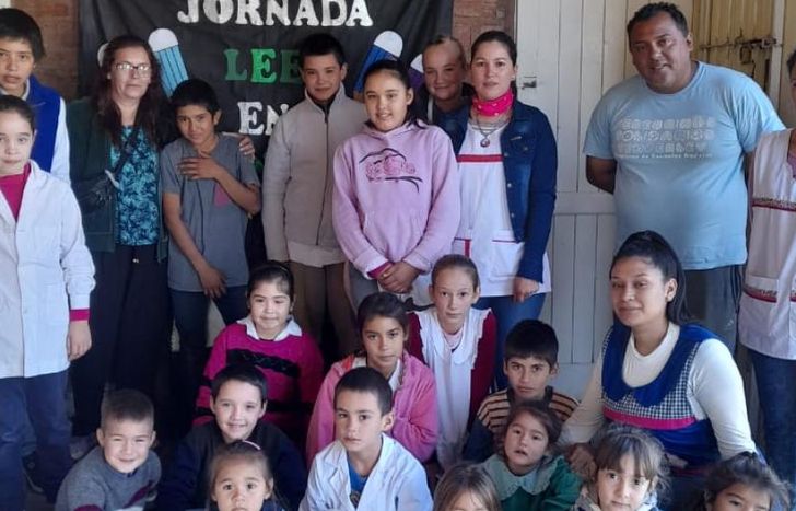 Todos los años viajan para colaborar con las escuelas rurales y merenderos.
