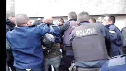 se retraso el pago de los sueldos y recrudecio el conflicto docente en la provincia de buenos aires