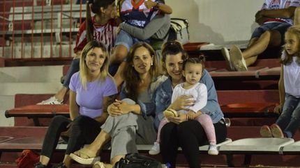 Las mujeres podrán renovar sus carnets de forma gratuita. Las mujeres podrán renovar sus carnets de forma gratuita.