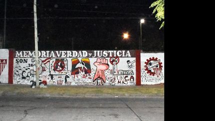 El mural está ubicado sobre la calle Portela, a metros del Gallardón. El mural está ubicado sobre la calle Portela, a metros del Gallardón.