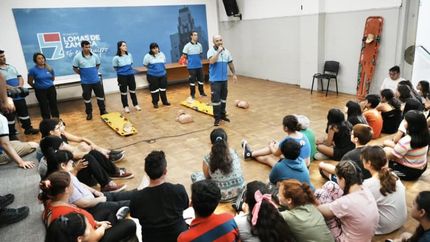 Los brigadistas hicieron una demostración de lo aprendido y recibieron sus diplomas.