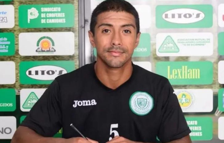 El supuesto femicida jugó al futbol en la primera del club Camioneros.