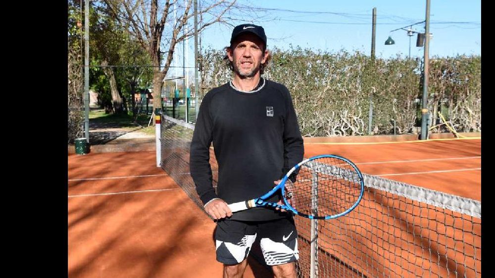 Cristian Segni, el tenista lomense que da cátedra en la categoría Senior