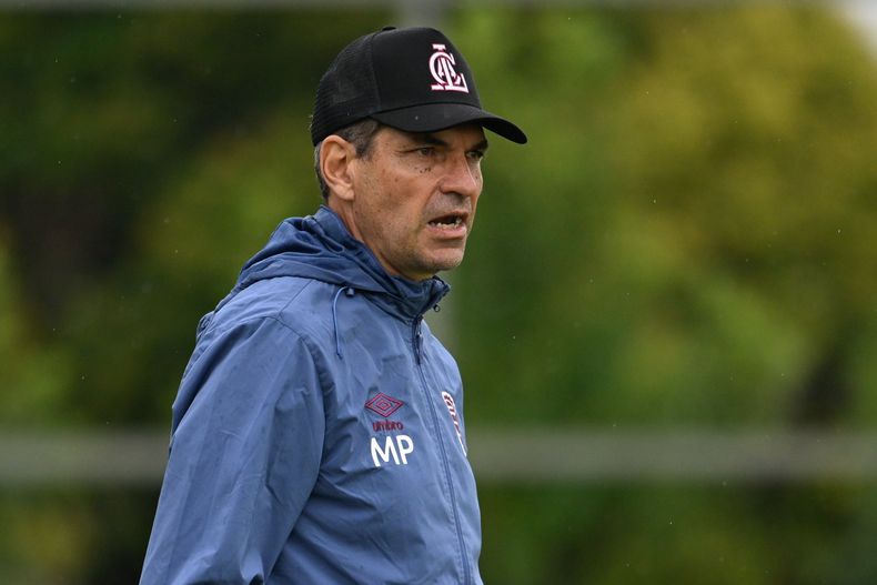Mauricio Pellegrino, el DT de Lanús, perfila el once titular. 
