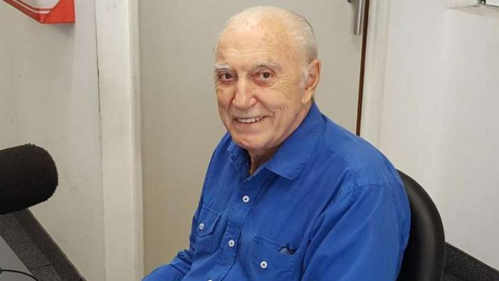 Tiene 90 años.