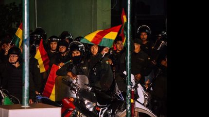 Hubo motines y movimientos policiales en distintos destacamentos del país.