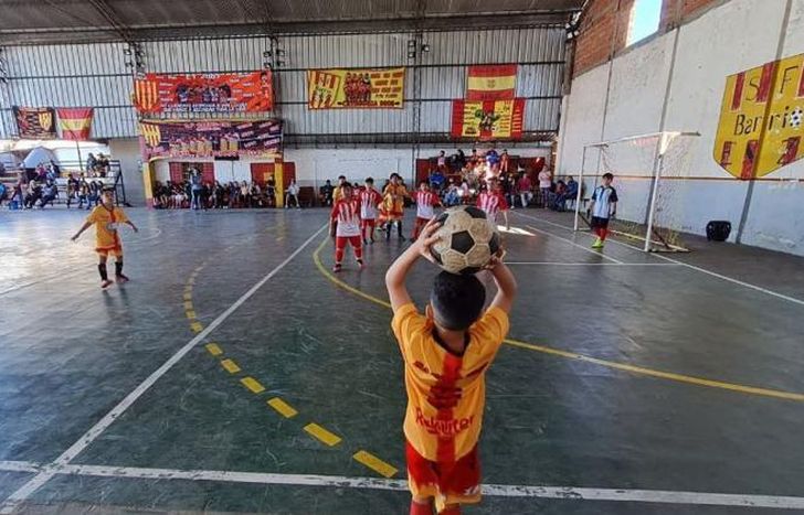 Clubes de todo Lomas son parte de las obras de luminarias.