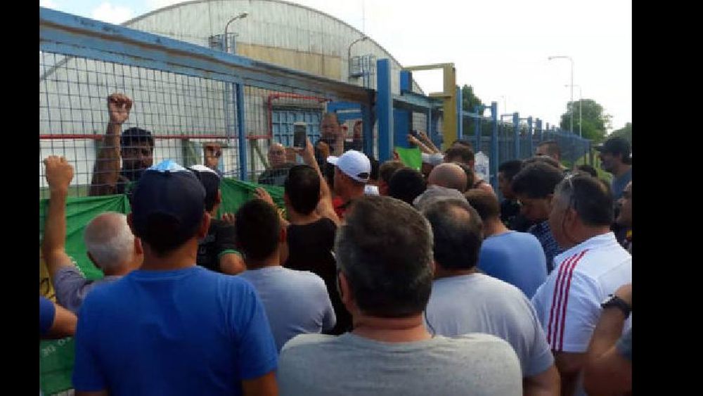 Cerró una fábrica en Valentín Alsina y dejó a 195 personas en la calle