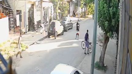 Atacaron en patota a un joven de Lomas de Zamora que salía de la escuela en Remedios de Escalada