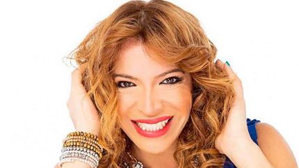 lizy tagliani con su amiga perruna