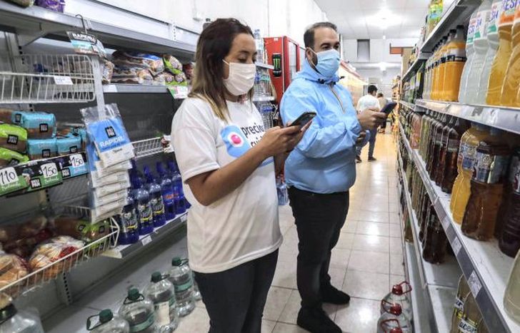 Este sábado recorrieron más de 50 comercios.