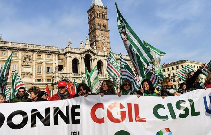 Apuntan a un recorte de 3.500 millones de euros en pensiones en los tres próximos años.