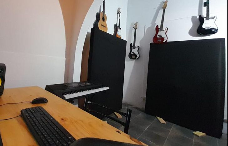 En el espacio se dictará un taller gratuito de producción musical y beatmaker, todos los sábados.