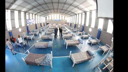lomas: convierten los gimnasios y galpones en hospitales de aislamiento
