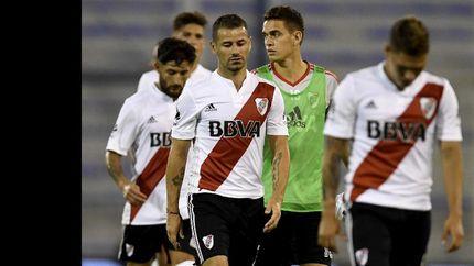 velez le dio otro golpe a un river malherido