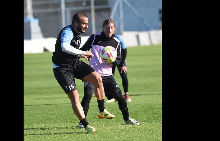 Guevgeozián marcó el segundo del Celeste en Turdera.