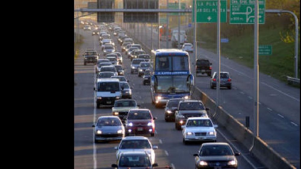 El fin de semana largo no podrán circular camiones por la autopista y 8 rutas provinciales