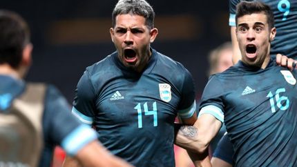 Medina celebra su gol.