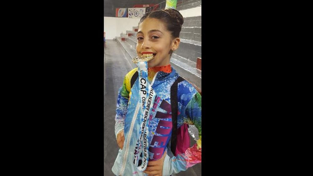 Zoe Manggia brilla en sus patines y persigue un sueño