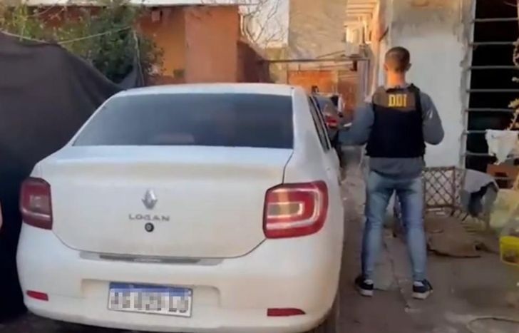 Los uniformados secuestraron vehículos robados.