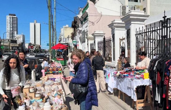 La feria se destaca por contar puestos de distintos rubros.