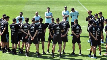 la sub-20 de javier mascherano viaja a espana con dos pibes de lanus la sub-20 de javier mascherano viaja a espana con dos pibes de lanus