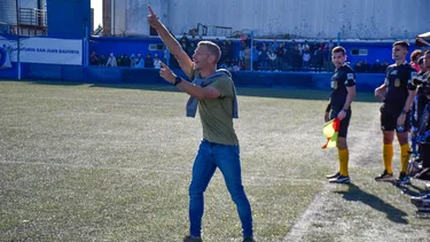 Nicolás Domingo no pudo ocultar su bronca tras otro empate de Temperley. Nicolás Domingo no pudo ocultar su bronca tras otro empate de Temperley.